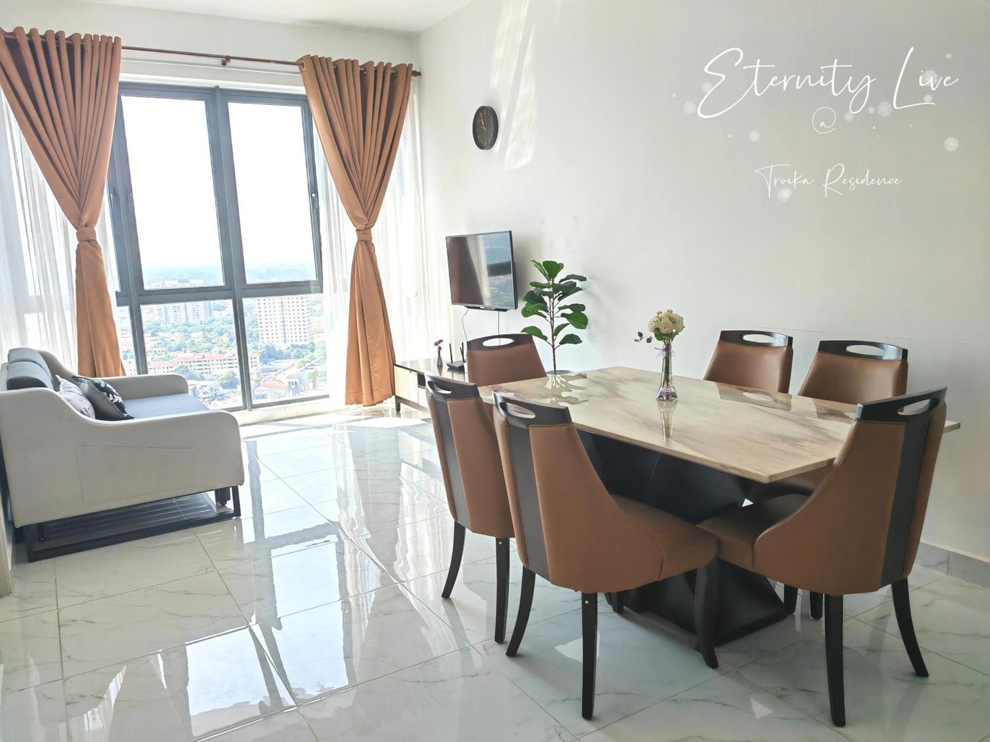Troika @ Eternity Live-1b4pax Apartment *